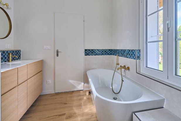 Salle de bain parentale-surelevation-maison-Jouy-en-Josas