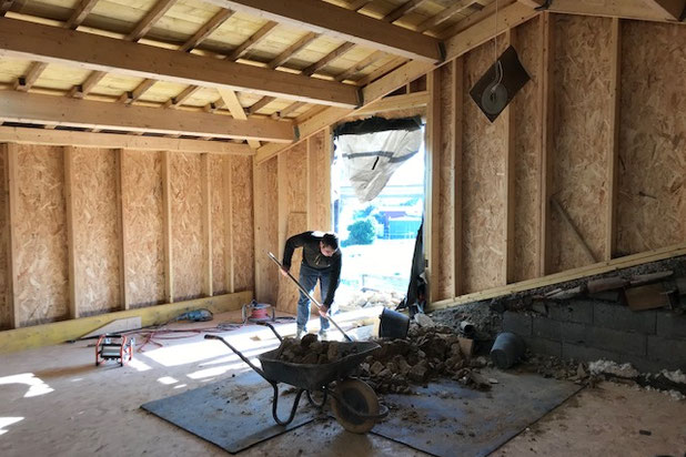 Montage de charpente-surelevation-maison-Saint-Lumine-de-Clisson