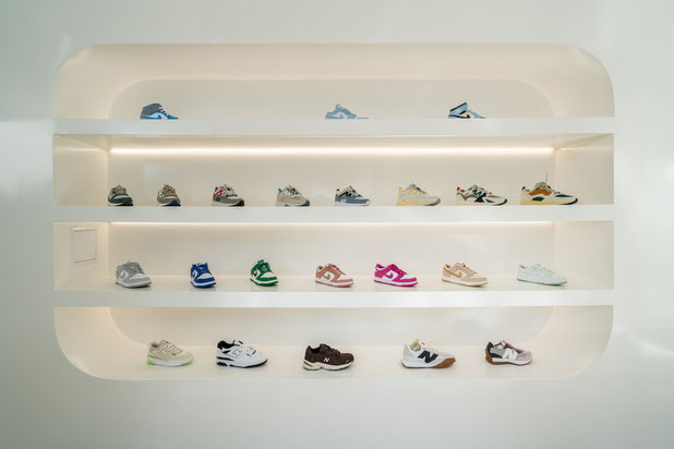 SNEAKERS-amenagement-boutique_local-Issy-les-Moulineaux