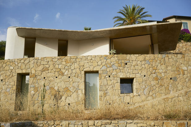 sous l'ombrière-construction-maison-Bordighera
