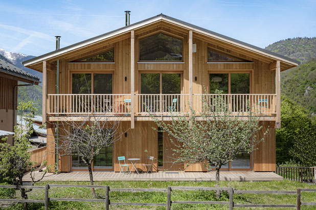 Façade Sud, son balcon, sa terrasse, son jardin-construction-immeuble-Courchevel