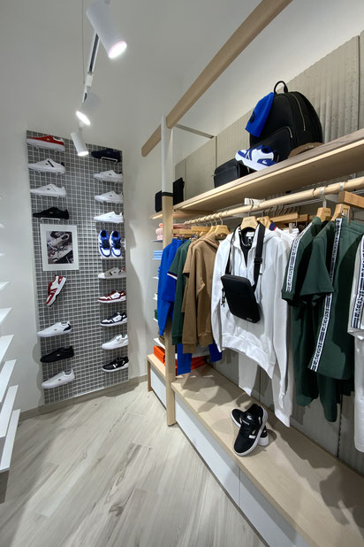 Corner Lacoste-renovation-boutique_local-Sainte-Suzanne