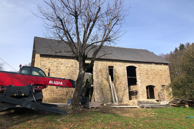 Chantier / création des ouvertures en façade-rehabilitation-maison-Corrèze