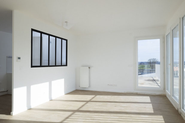 Séjour lumineux, prolongé par une grande terrasse-construction-immeuble-Mitry-Mory