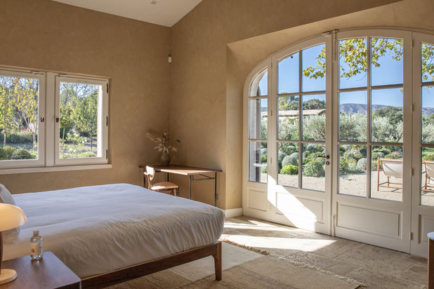 Suite avec vue sur le massif des Alpilles-amenagement-maison-Eygalières