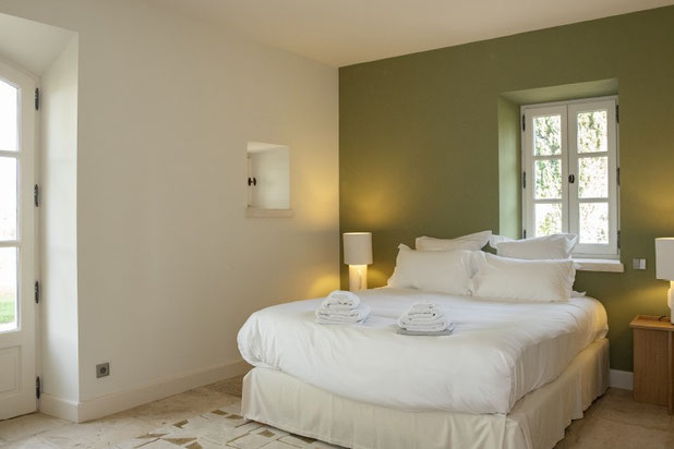 Une chambre au RDC-amenagement-maison-Eygalières