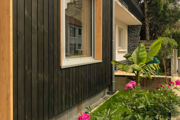 Bardage aspect bois brulé-renovation-maison-Saint-Herblain