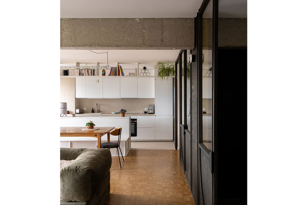 l'espace de vie et la cuisine-renovation-appartement-Paris