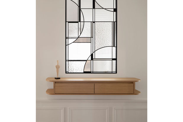 l'entrée son vitrail et sa console sur mesure-renovation-appartement-Vincennes