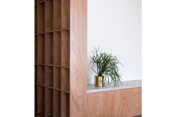 détail du béton ciré et du bois-renovation-appartement-Colombes