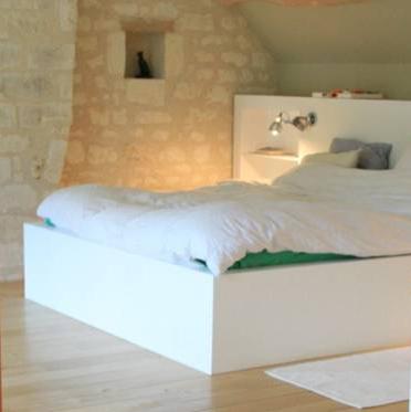 Assise et tête de lit-renovation-maison-Villentrois-Faverolles-en-Berry