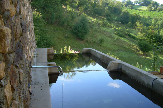 Bassin alimenté par la source-rehabilitation-maison-Pré-en-Pail-Saint-Samson