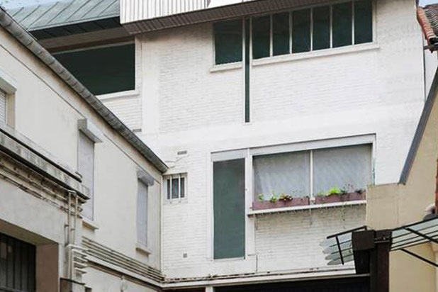 Depuis la cour intérieure 1-rehabilitation-boutique_local-Paris