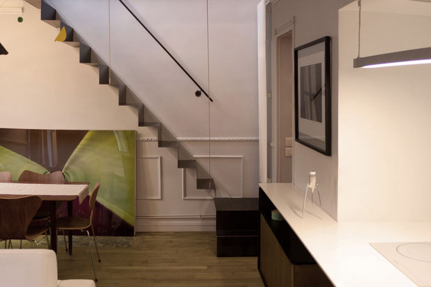 Vers l'escalier de feuille de métal-rehabilitation-appartement-Paris