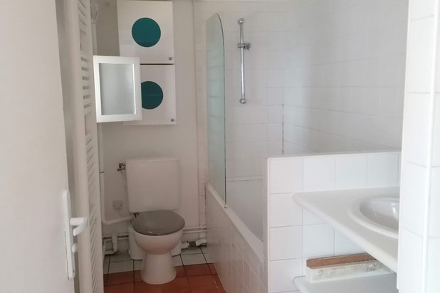 Salle d'eau avant travaux-renovation-appartement-Paris