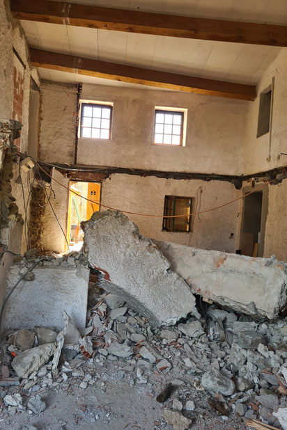 Démolition plancher haut-renovation-maison-Tautavel