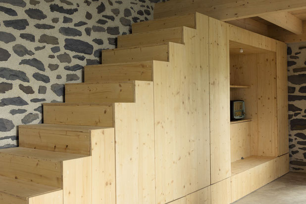 GRANGE - RENOVATION ET AMENAGEMENT - SALERS-renovation-maison-Salers