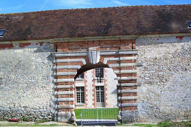 Porche 16 eme des dépendances de la Maison des moines-rehabilitation-autre-Ermenonville