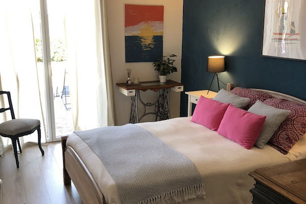 Chambre d'amis au rez-de-chaussée-renovation-maison-Montrond-les-Bains