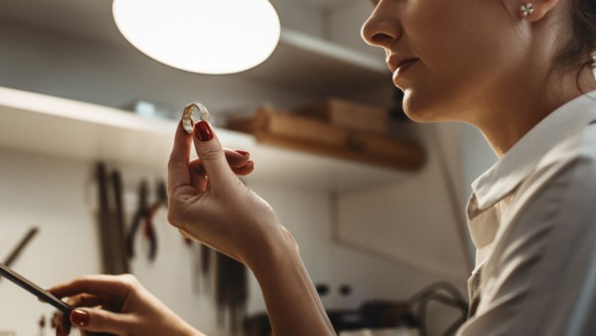 Créateur ou créatrice de bijoux en auto-entreprise