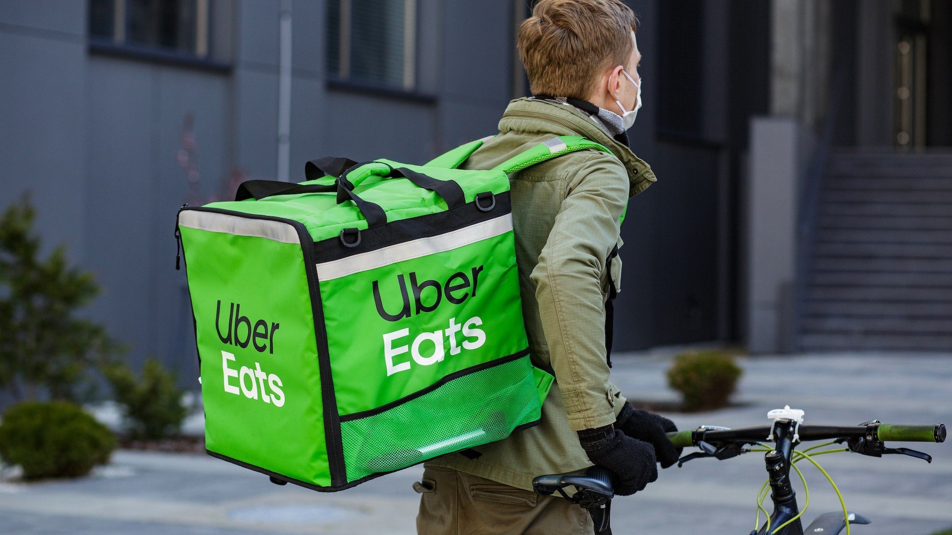 Le livreur Uber Eats en auto-entreprise