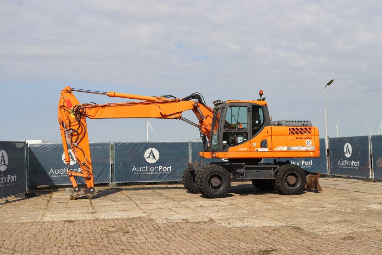 Graafmachine Doosan DX190W 3 Diesel 2013 Veiling AuctionPort Graafmachine doosan dx190w 3 diesel 2013 veiling auctionport