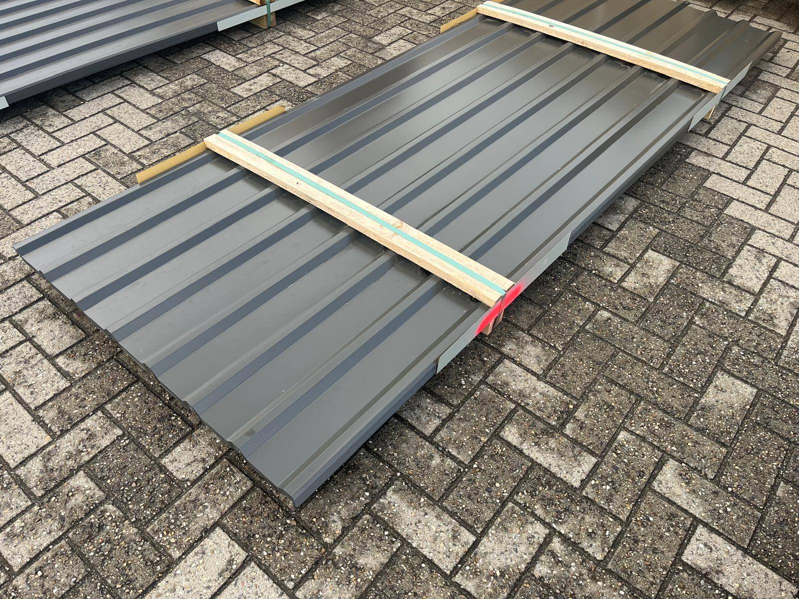 Lot de 29 plaques de toiture neuves 2500 x 1140 mm enchère | A
