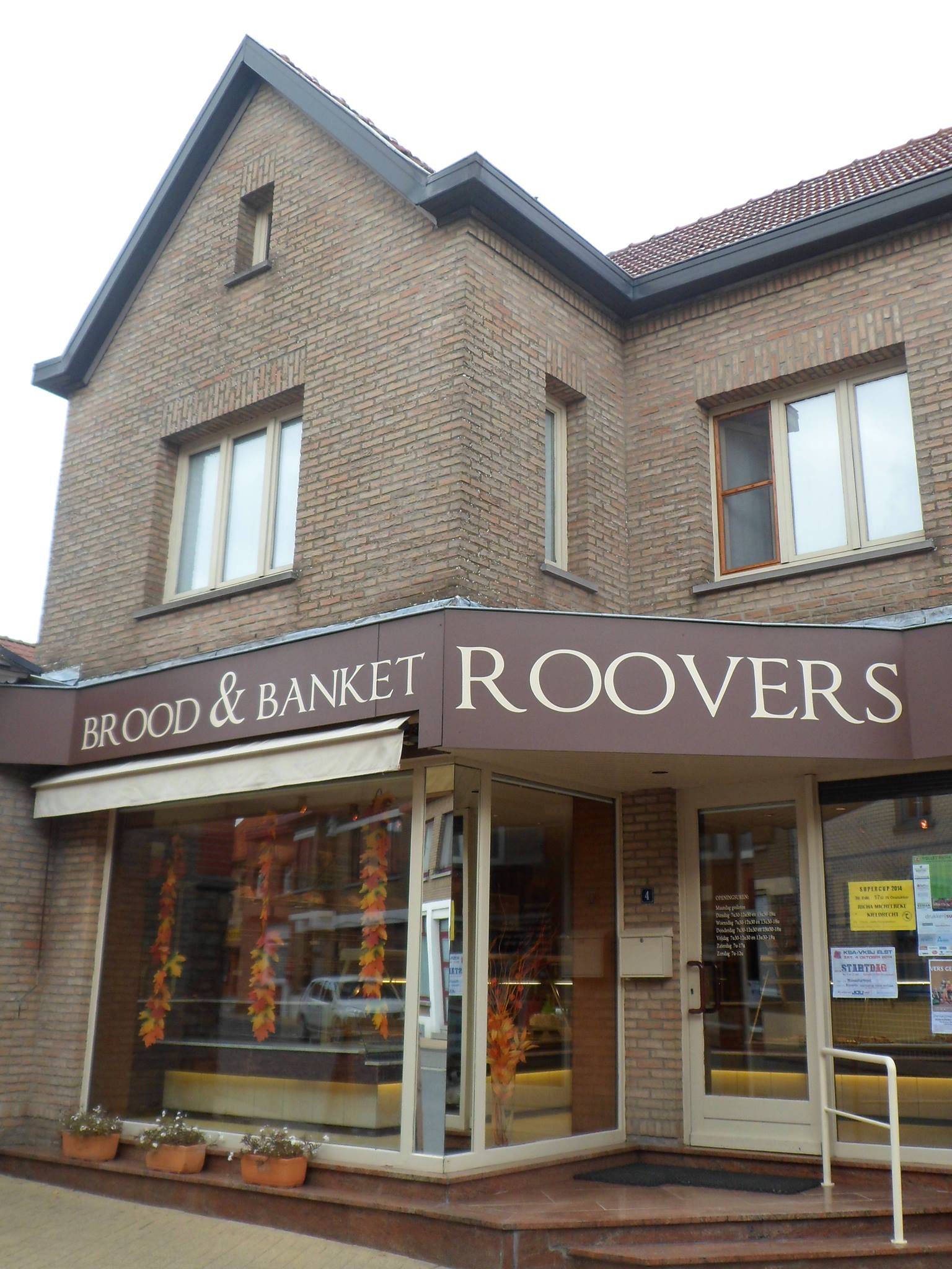 BROOD EN BANKET ROOVERS - 1215