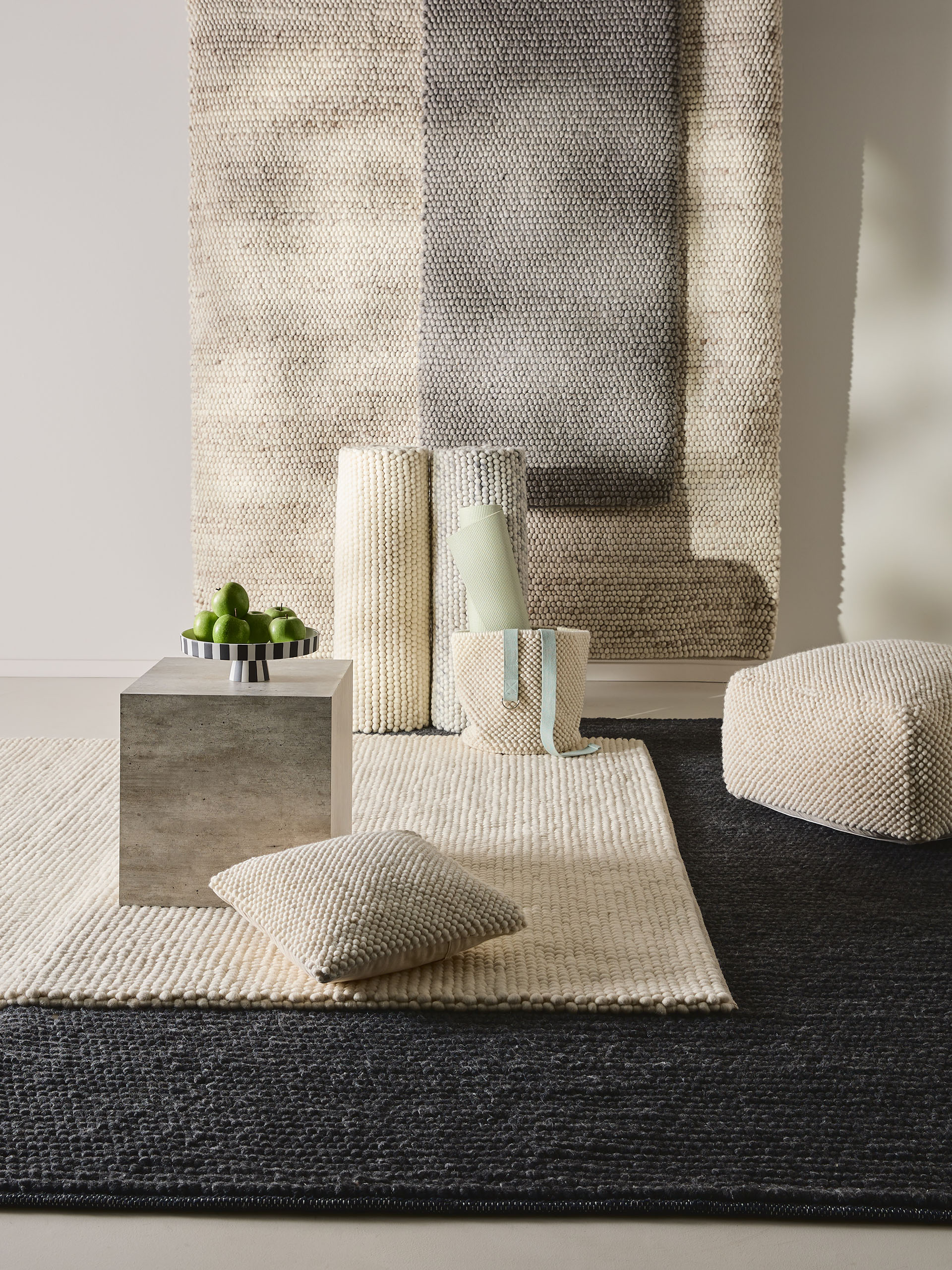 Teppich aus 70% Wolle, 30% Polyester in Grau mit 70% Wolle, 30% Polyester hohem Flor von benuta Pure