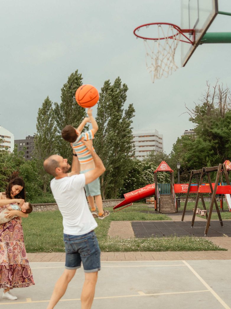 Una tarde de baloncesto en familia