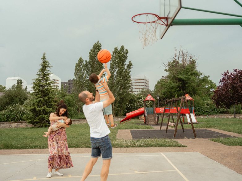 Una tarde de baloncesto en familia