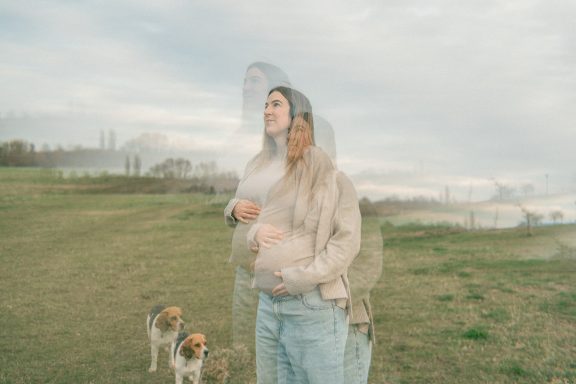 Sesión de embarazo en invierno en Vitoria-Gasteiz: conexión y familia