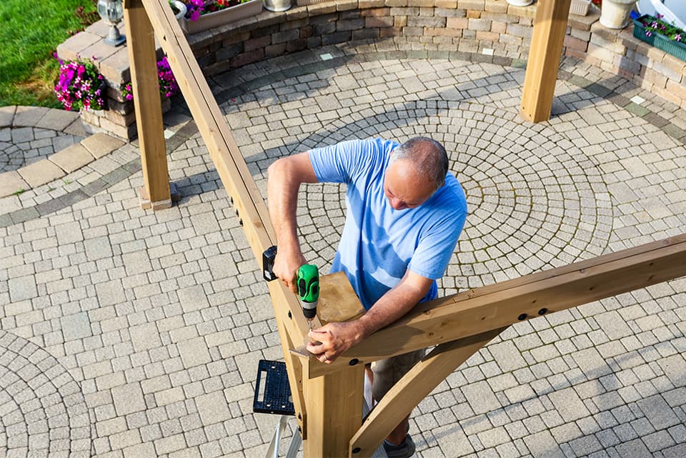installation tonnelle bois
