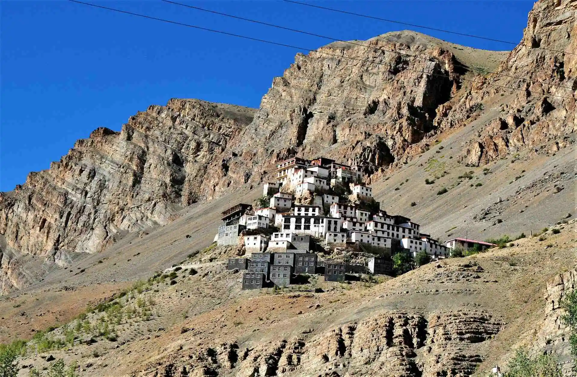 spiti-valley-mountain-village spiti-valley-mountain-village