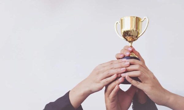 Empresas que oferecem Prémios Regulares | Talent Portugal