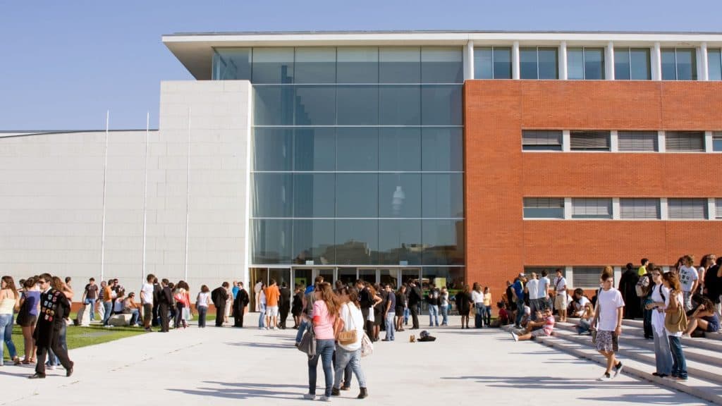 Universidad 5.0 | participa en feria de empleo de AU | Talent Portugal