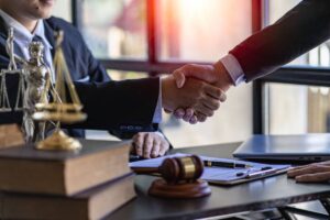 Juriste international : un métier au croisement du droit et des relations internationales