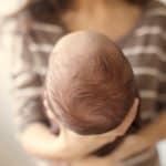 ¿Cuánto tiempo tarda en cerrarse la cabeza de un bebé?