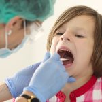 La amigdalectomía en niños: Riesgos postoporatorios