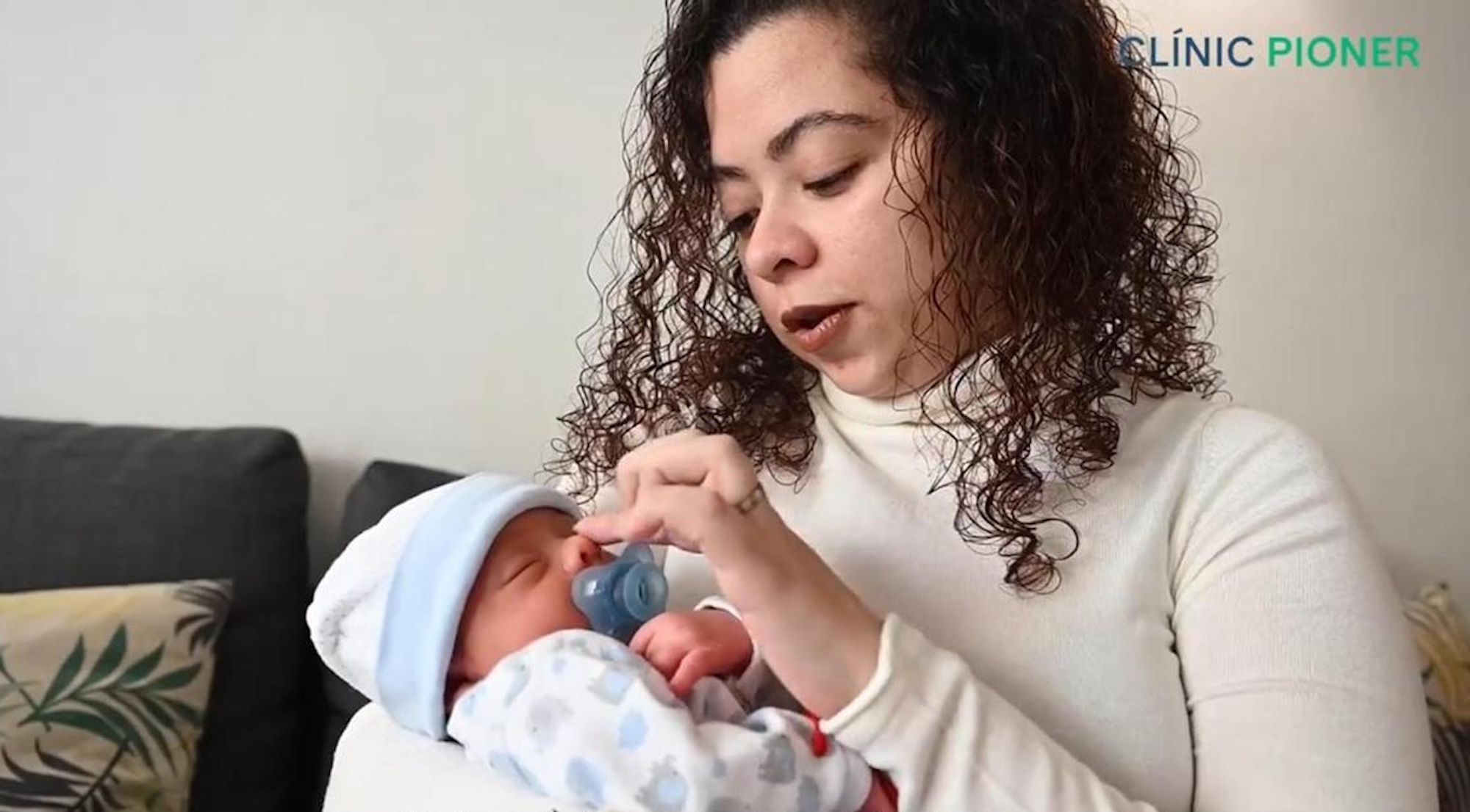 Nace primer bebé de útero transplantado donado por su abuela