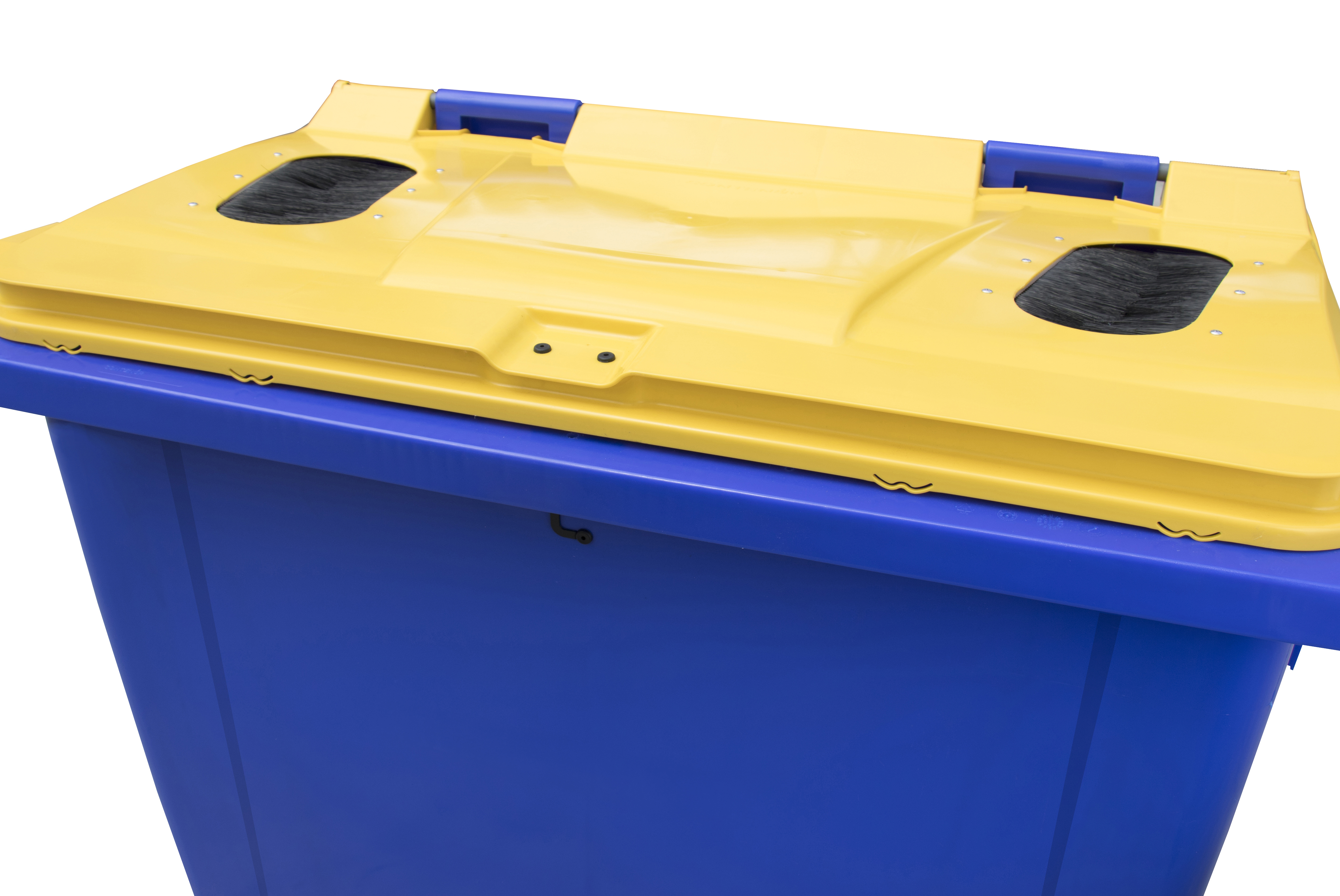 Plastic container brush opening