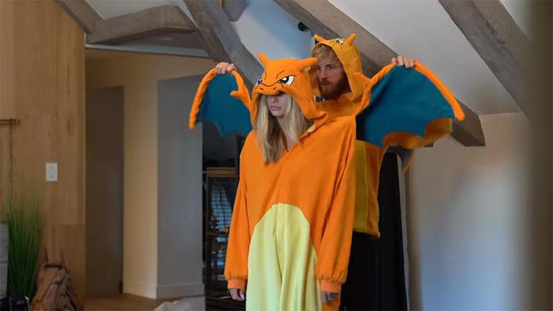 Logan Paul et sa petite amie déguisés en Dracaufeu.