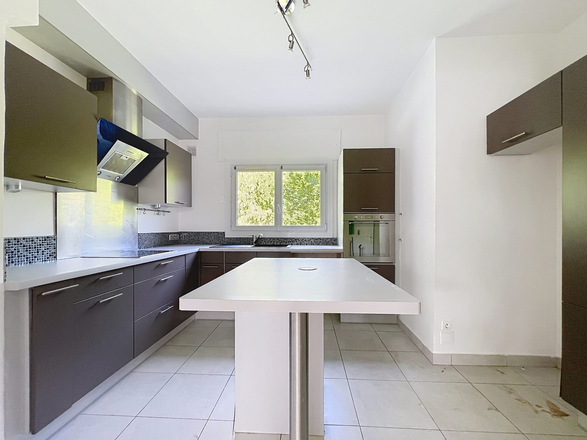 Grande maison avec piscine et grand terrain de 1250m2 Dardilly 69570