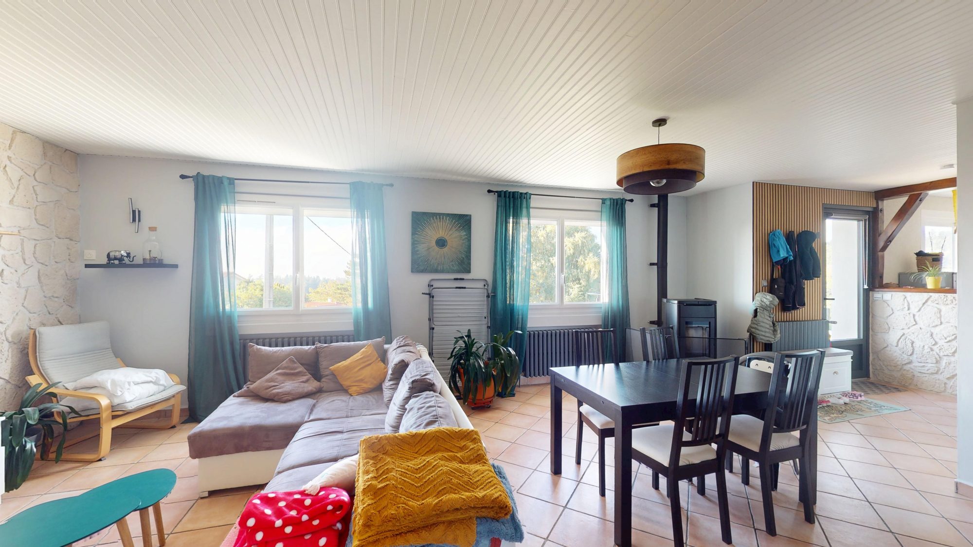 Maison individuelle située à la campagne Saint-Just-Malmont 43240