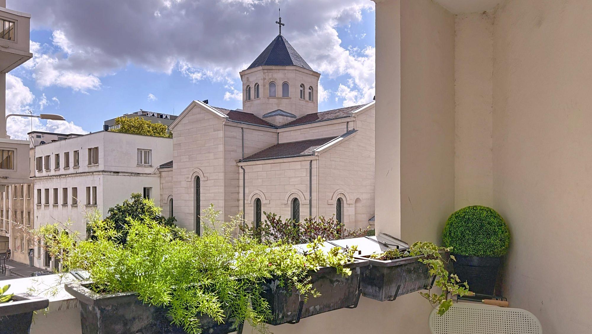 T4 de 98 m² avec balcon, métro Garibaldi, garage possible Lyon 69003