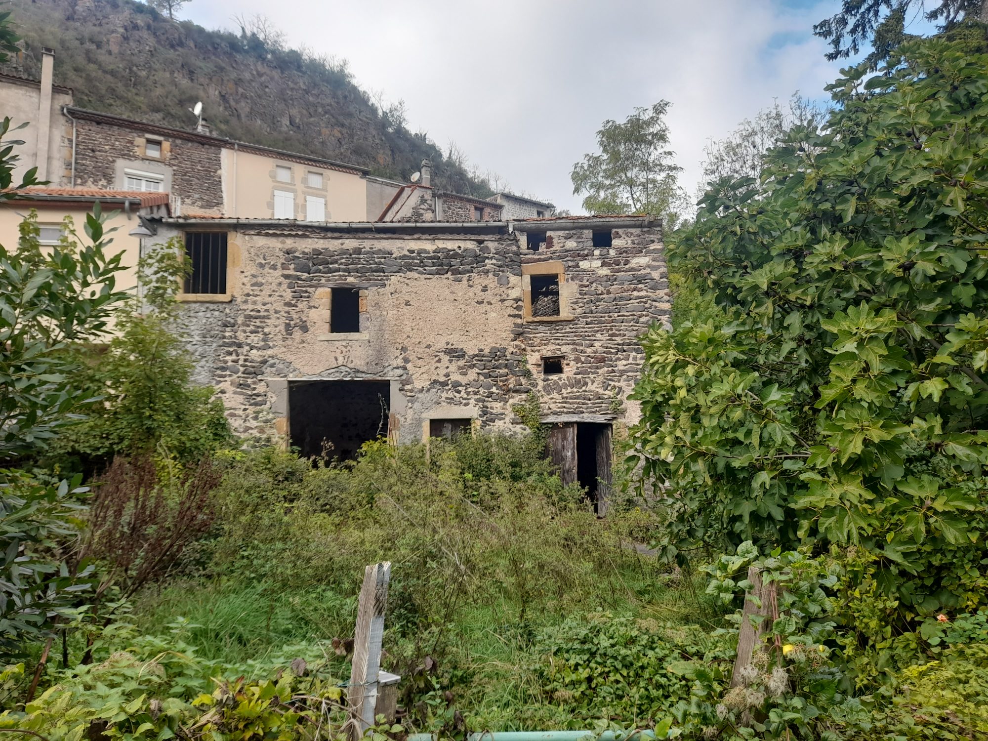 Maison - 2 pièces - 66 m² - Corent (63730)