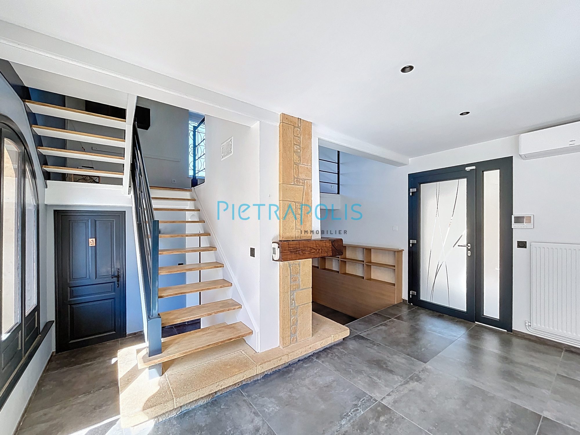 Propriété d'exception en pierres dorées - 9 pièces -280 m² hab - Terrain 1598 m² Marcy 69480