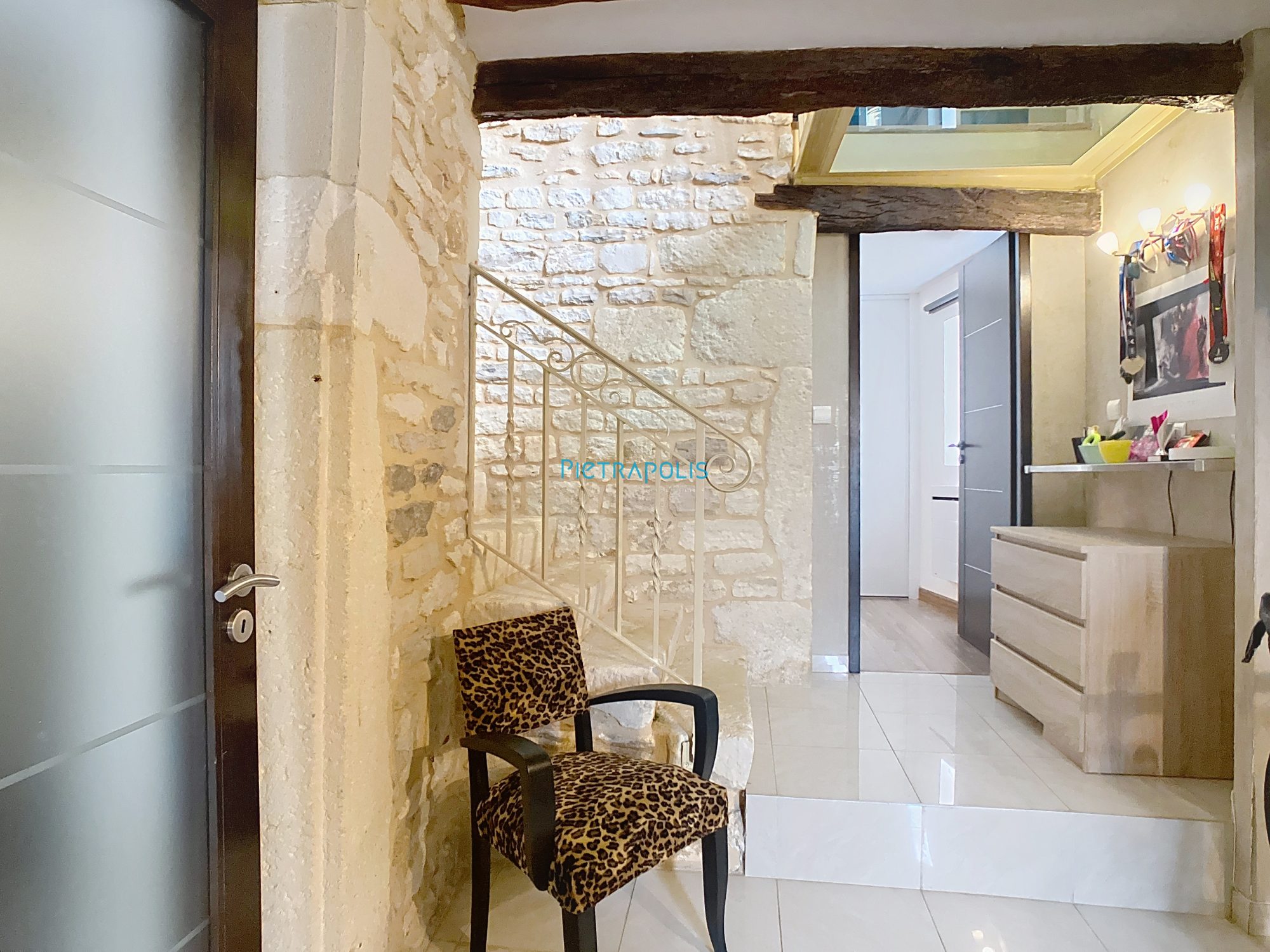 centre village Pommiers - 3 chambres - vue sur les vergers