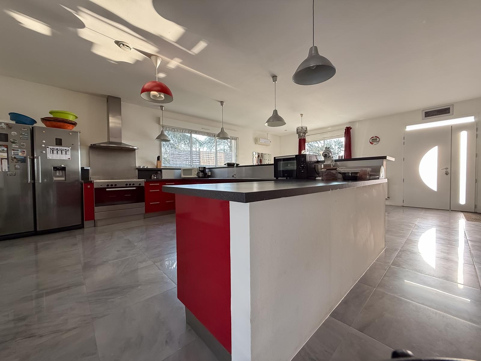 Maison de palin-pied sur les hauteurs de Fontaines Saint Martin Fontaines-Saint-Martin 69270