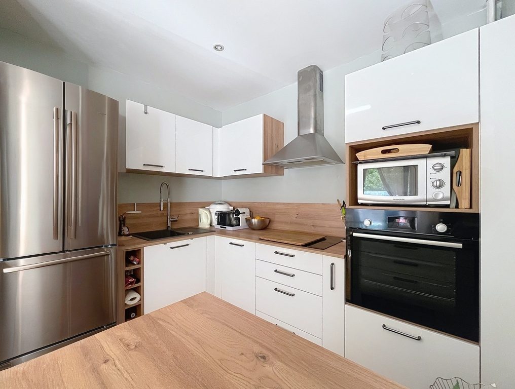 Monplaisir, Marius Berliet-St Nestor, immeuble Pitance, T4 de 89m2 avec balcon et parking Lyon 69008